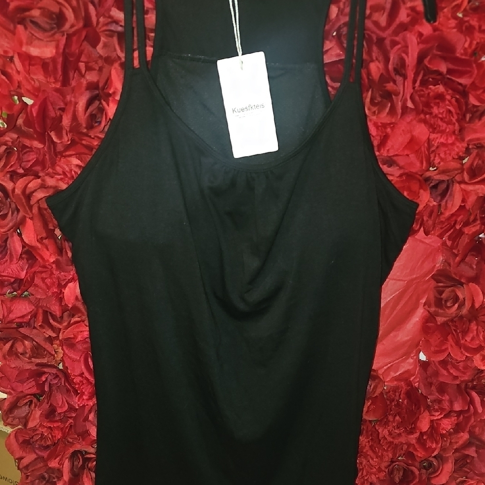 Women's NWT Black Tank Top With Interior Brs and Adjustable Straps Size 2XL